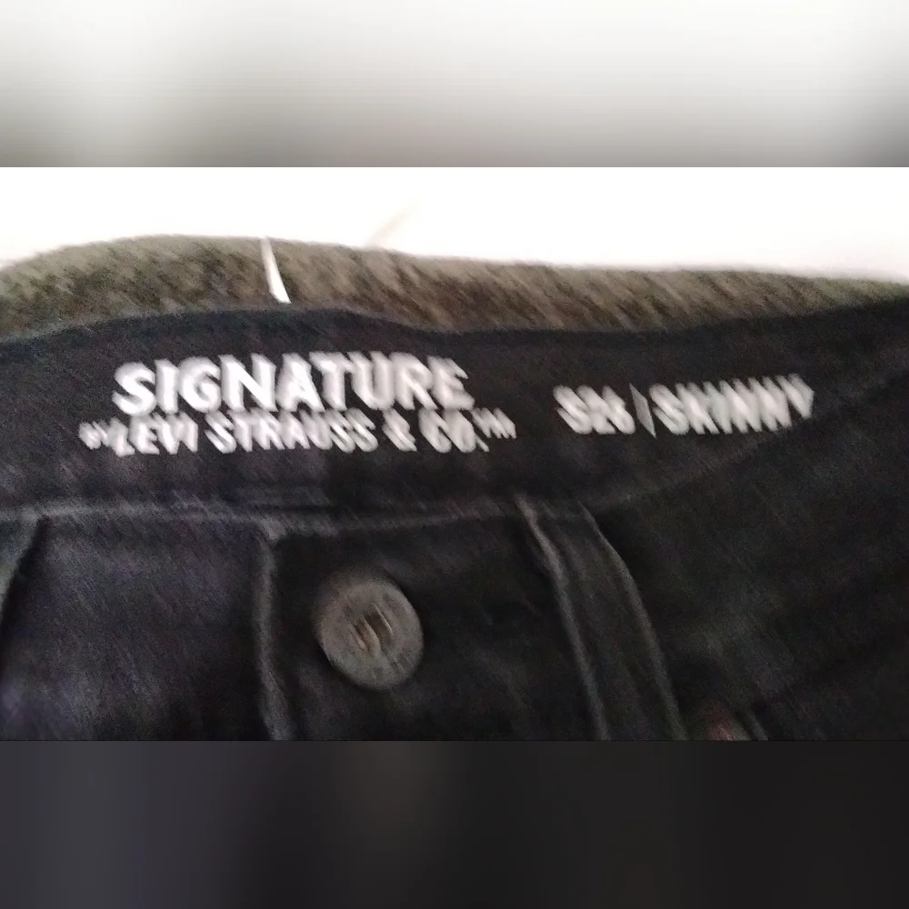 LEVIS - Picture 2 of 5